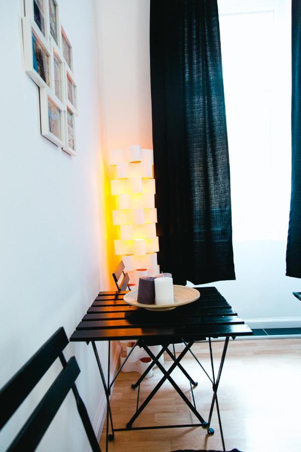 Black & White Apartment With A Gift Soft Panda Budapeşte Dış mekan fotoğraf