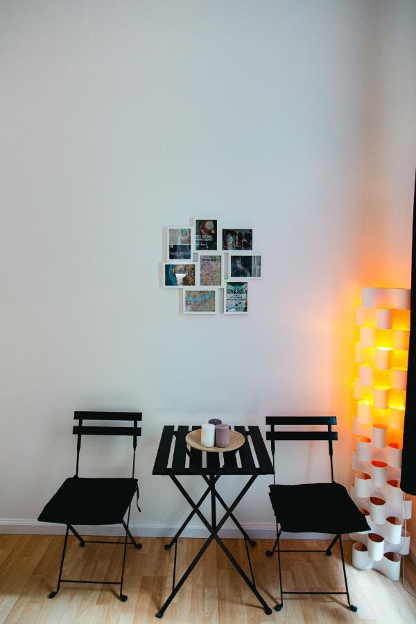 Black & White Apartment With A Gift Soft Panda Budapeşte Dış mekan fotoğraf