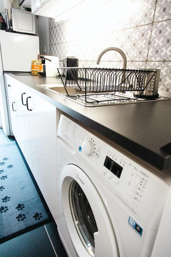 Black & White Apartment With A Gift Soft Panda Budapeşte Dış mekan fotoğraf