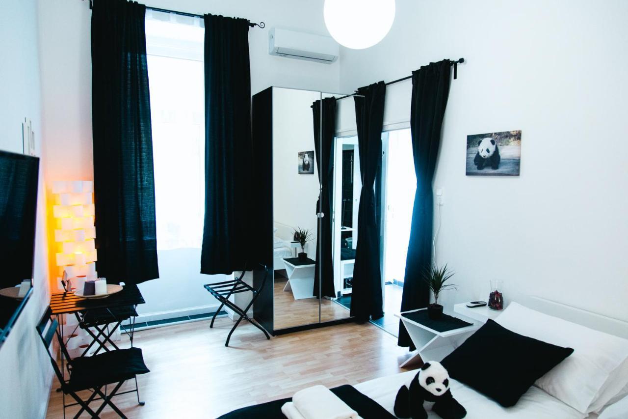 Black & White Apartment With A Gift Soft Panda Budapeşte Dış mekan fotoğraf